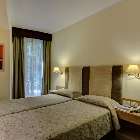 Hotel Cristina Limone sul Garda Esterno foto