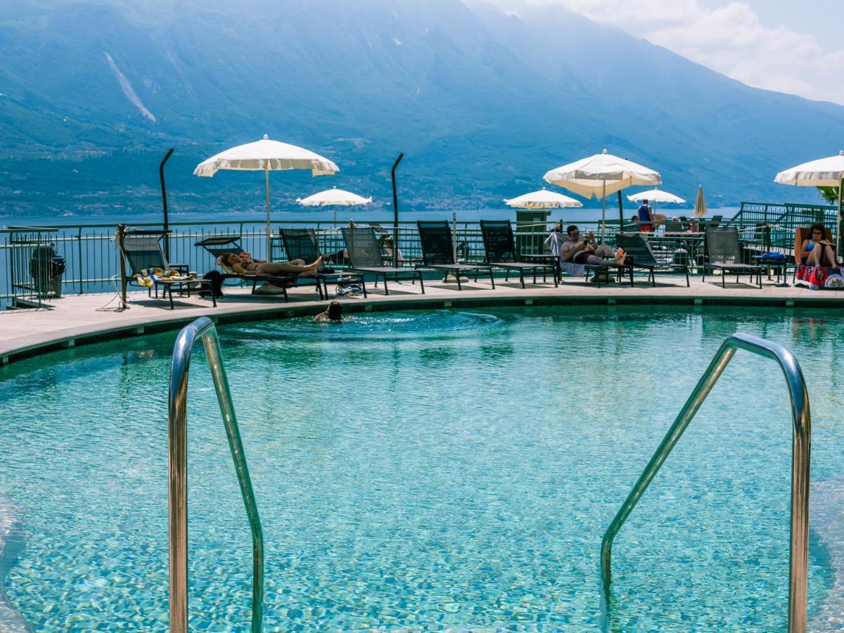 Hotel Cristina Limone sul Garda Esterno foto