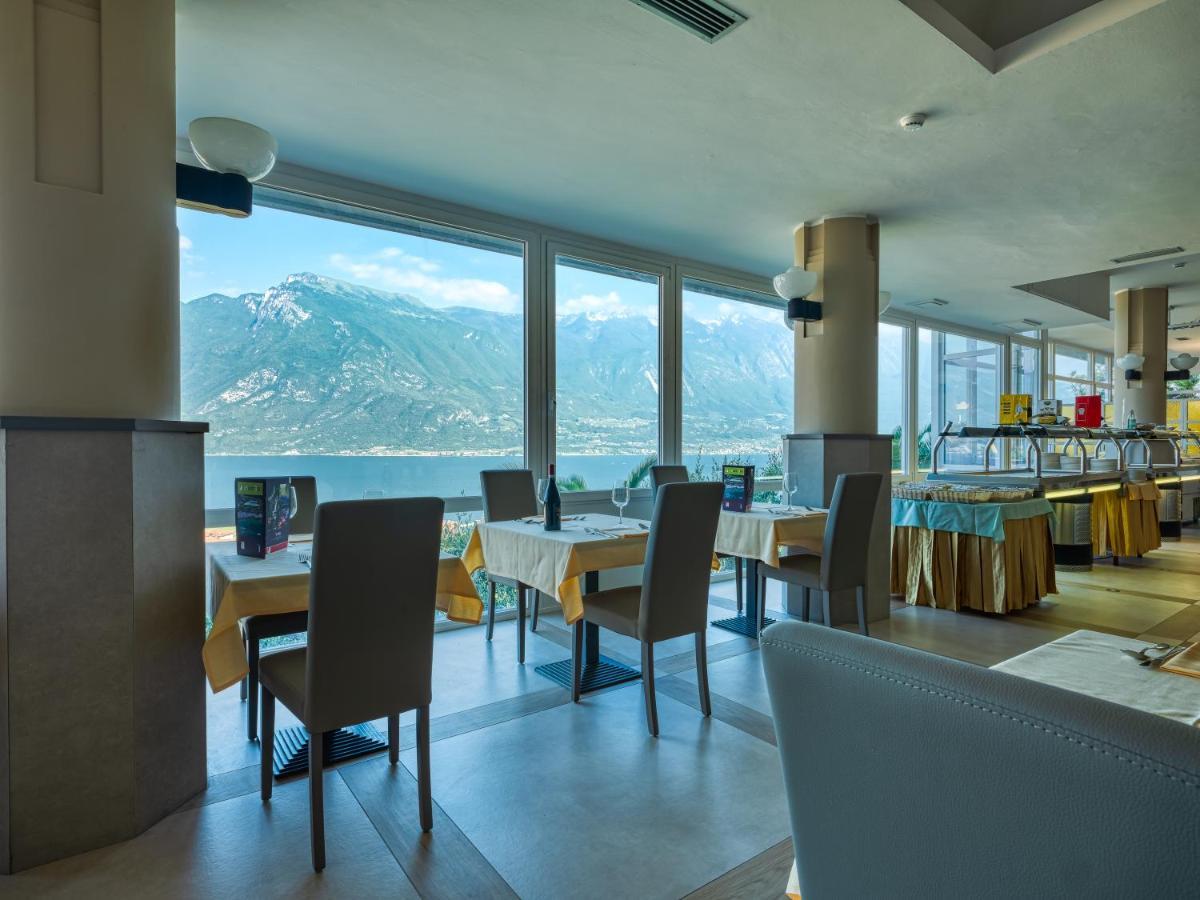 Hotel Cristina Limone sul Garda Esterno foto