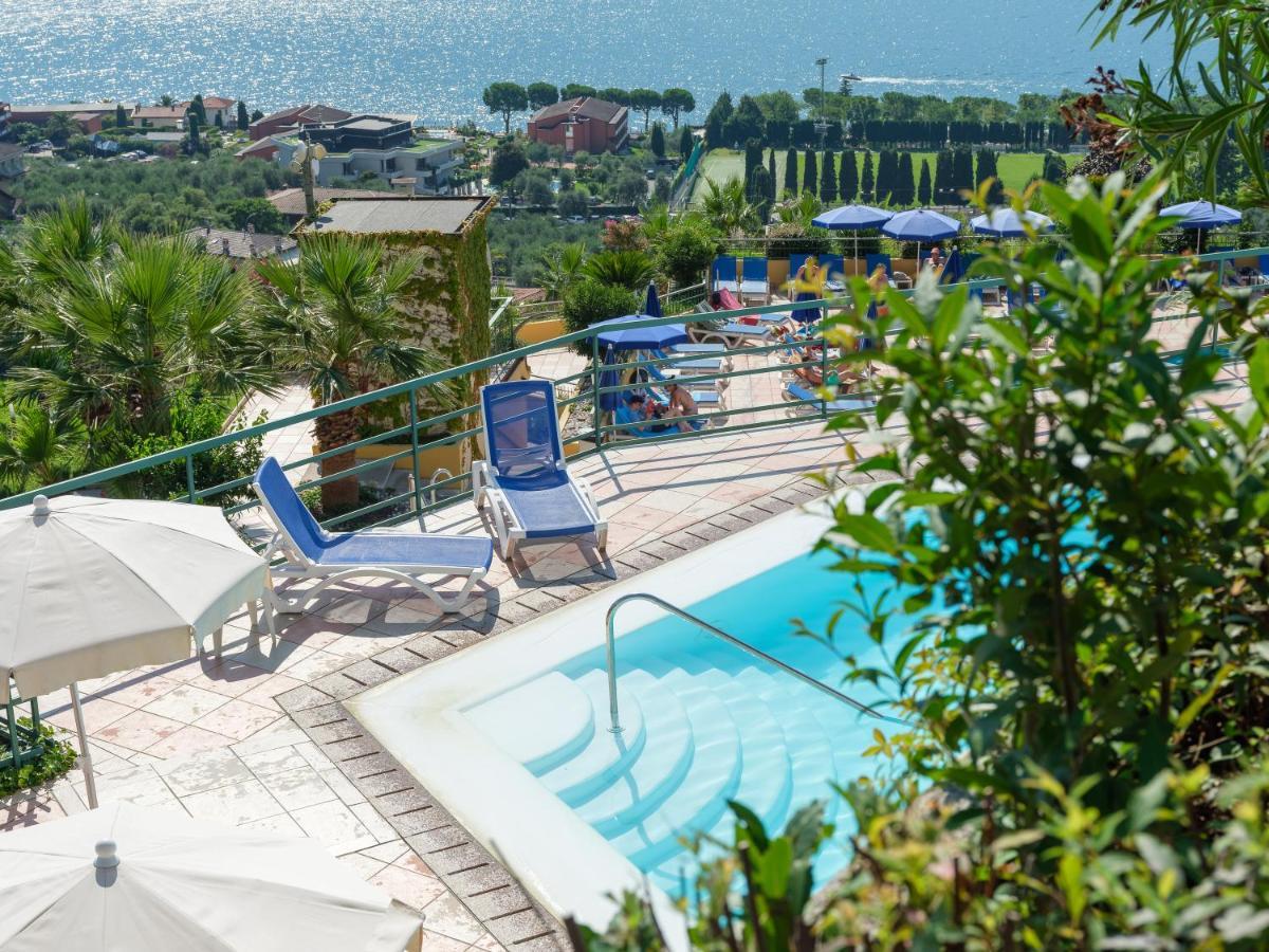 Hotel Cristina Limone sul Garda Esterno foto