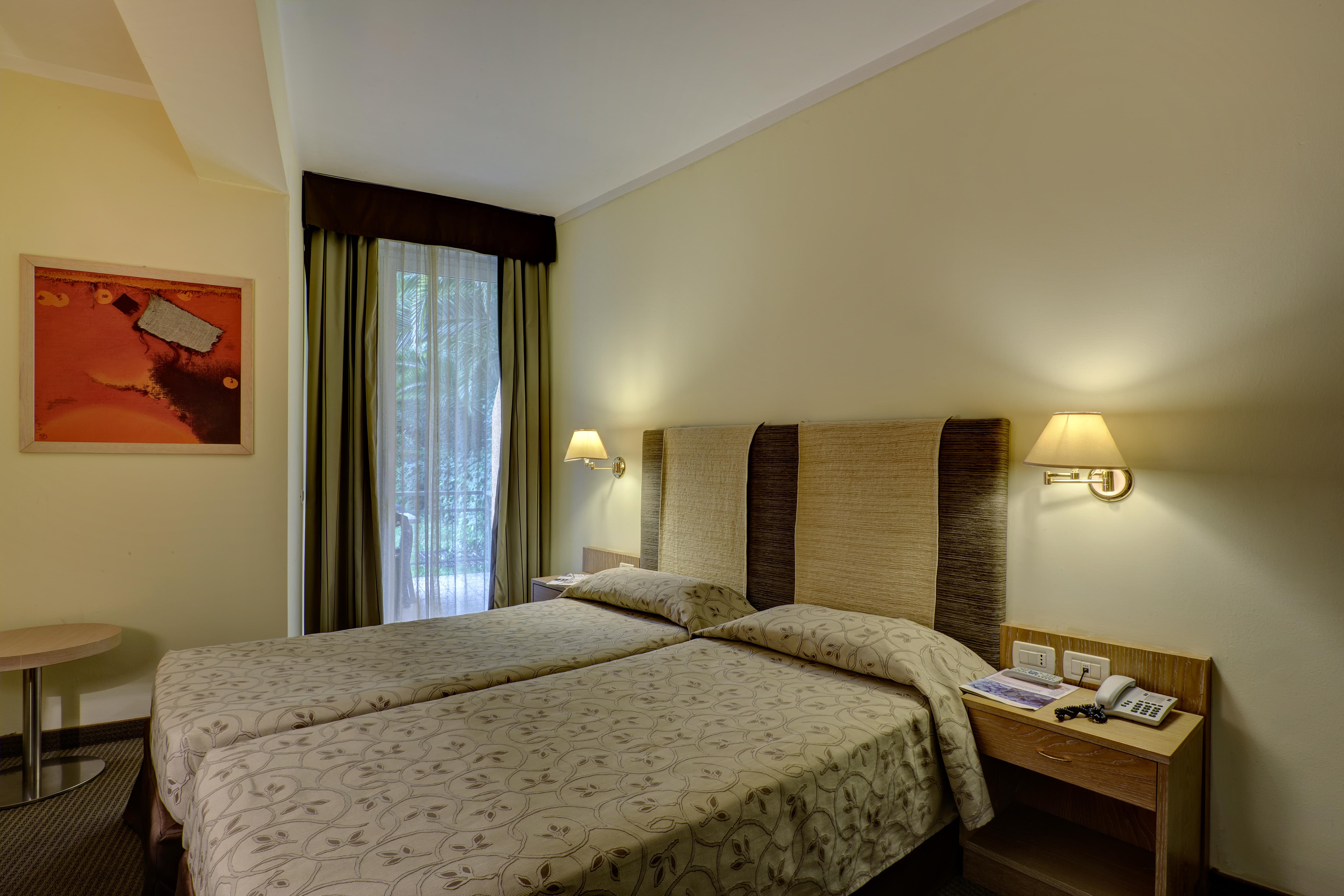 Hotel Cristina Limone sul Garda Esterno foto