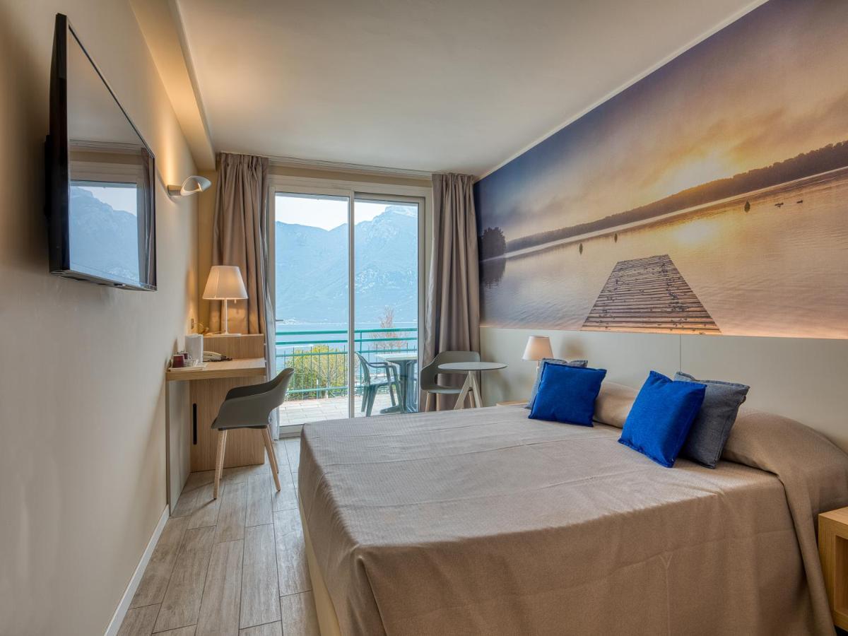 Hotel Cristina Limone sul Garda Esterno foto