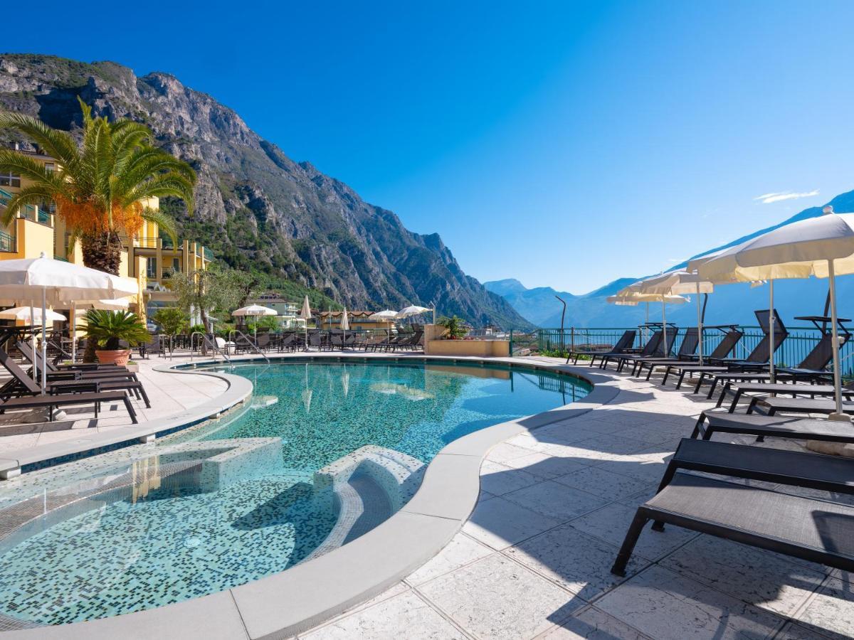Hotel Cristina Limone sul Garda Esterno foto