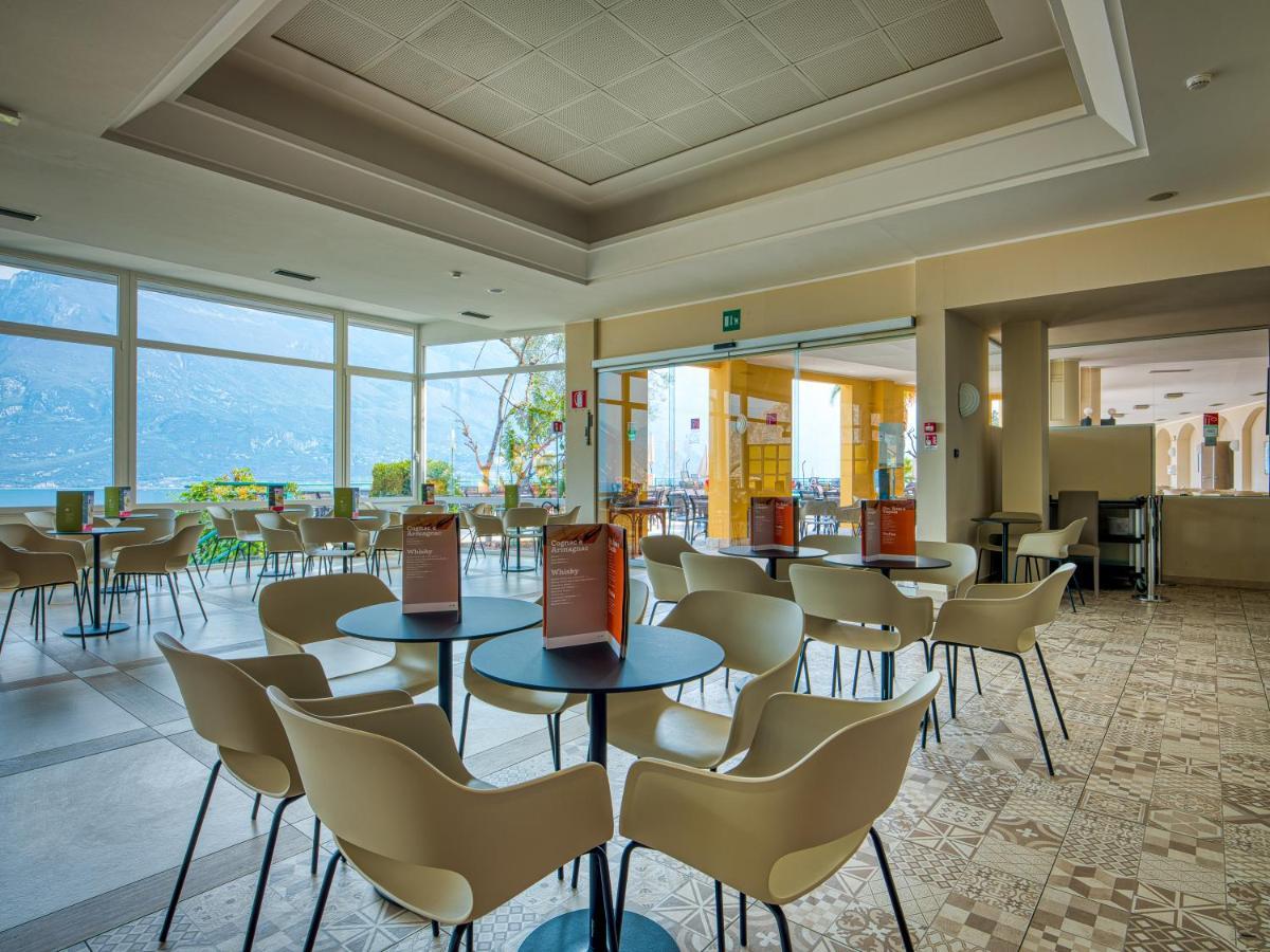 Hotel Cristina Limone sul Garda Esterno foto