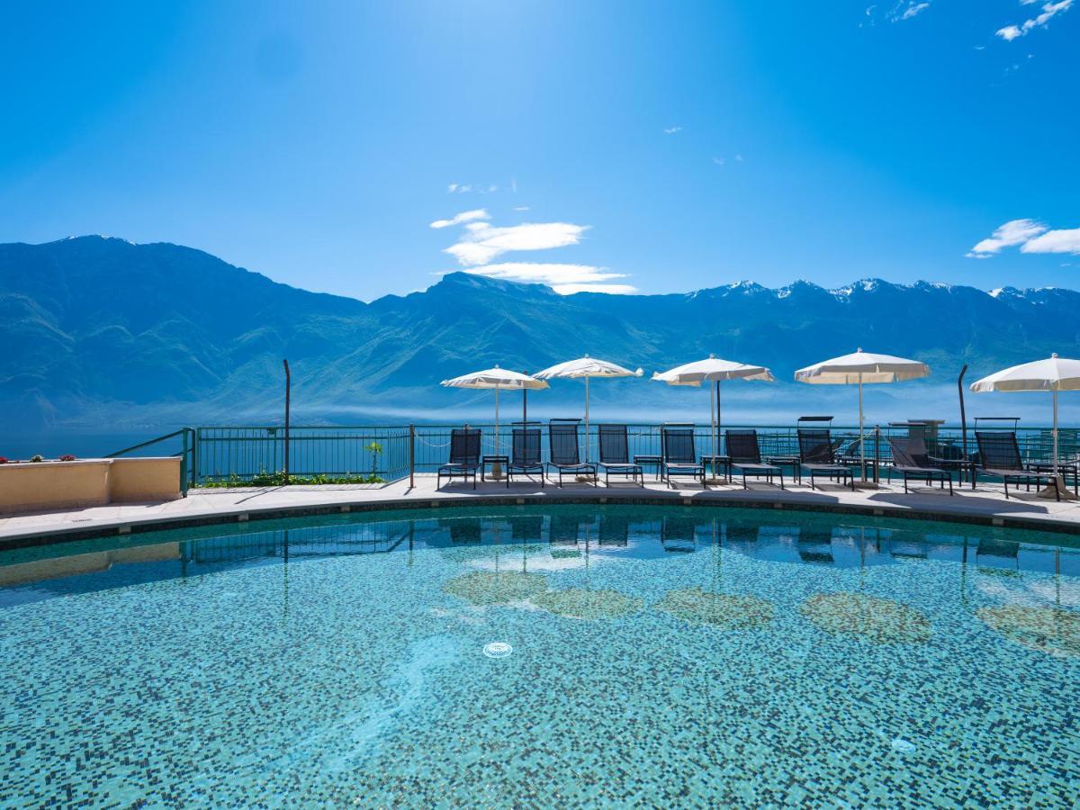 Hotel Cristina Limone sul Garda Esterno foto