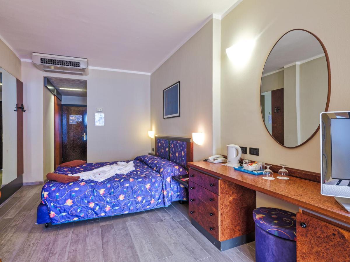 Hotel Cristina Limone sul Garda Esterno foto