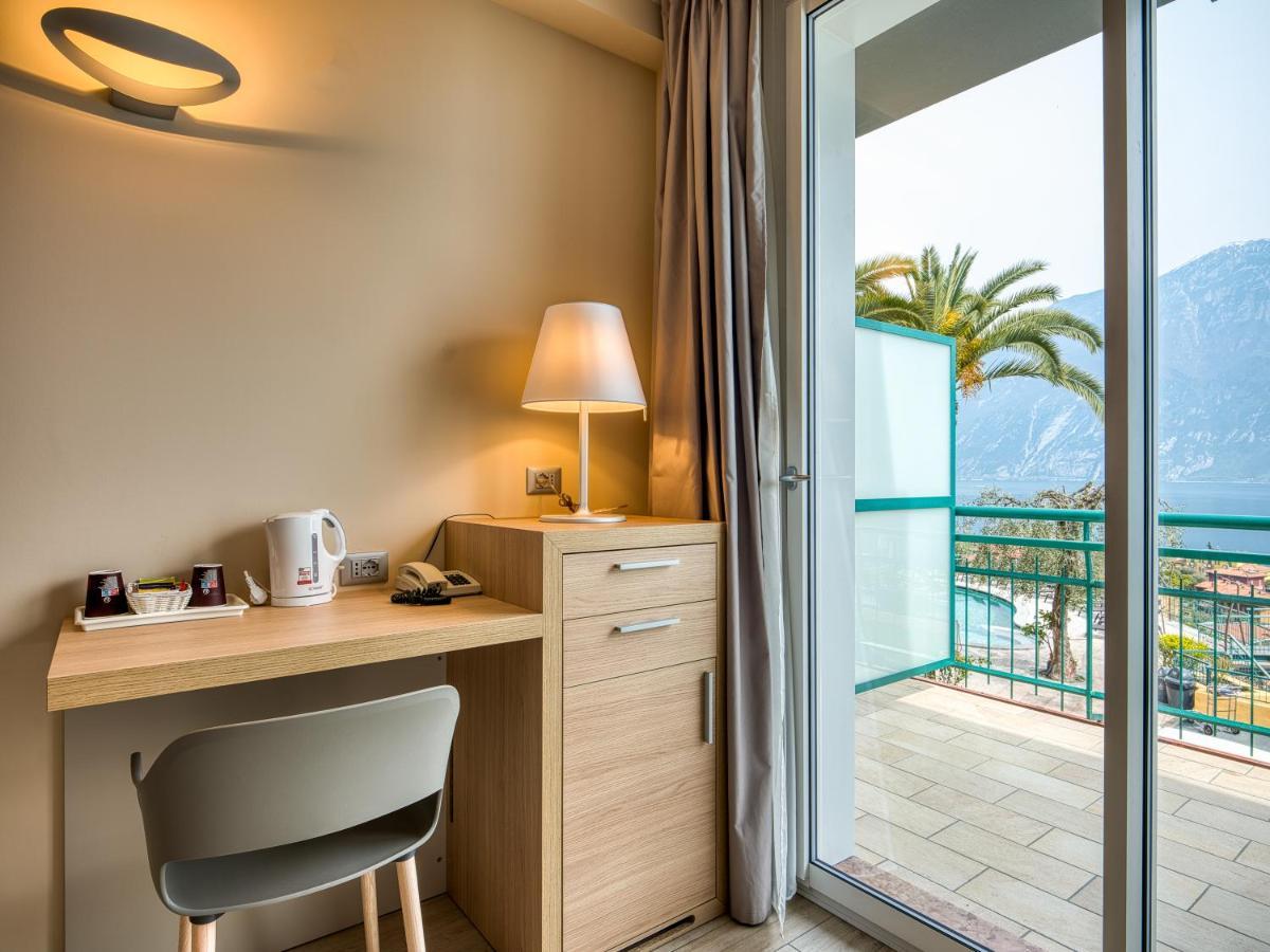 Hotel Cristina Limone sul Garda Esterno foto