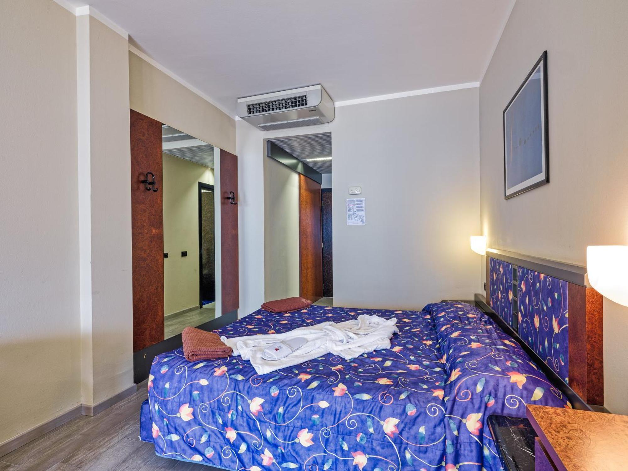 Hotel Cristina Limone sul Garda Esterno foto