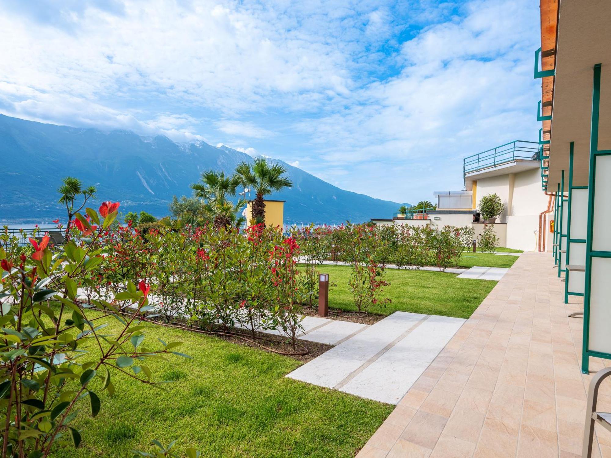 Hotel Cristina Limone sul Garda Esterno foto