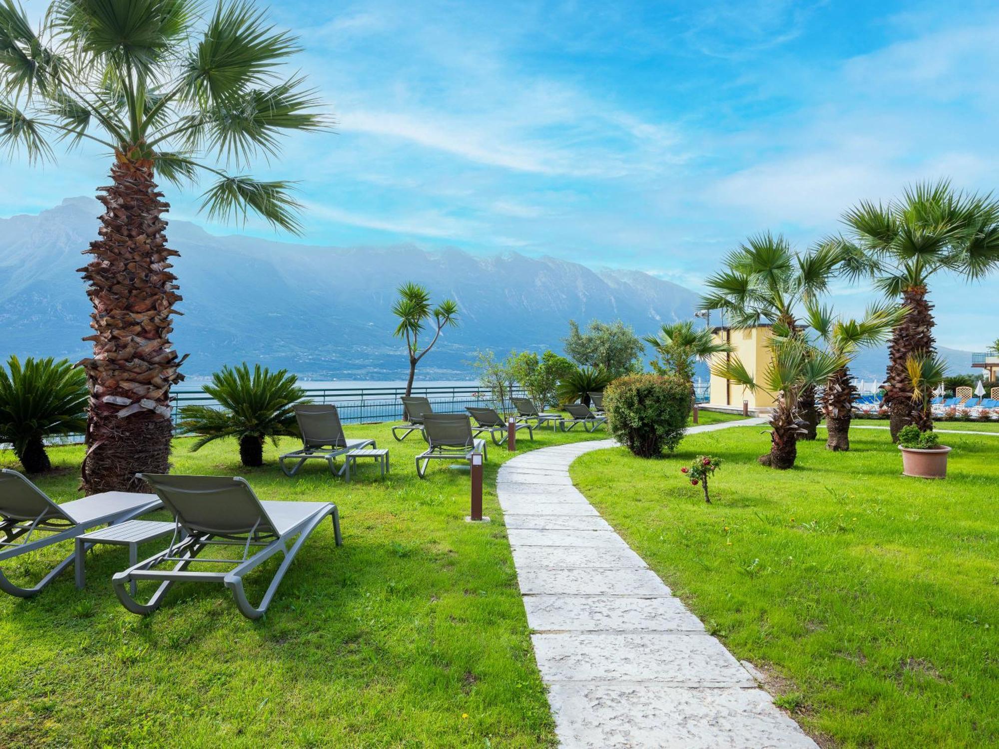 Hotel Cristina Limone sul Garda Esterno foto