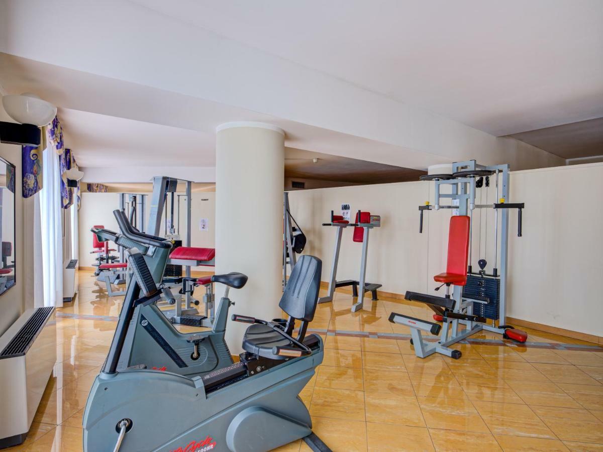 Hotel Cristina Limone sul Garda Esterno foto